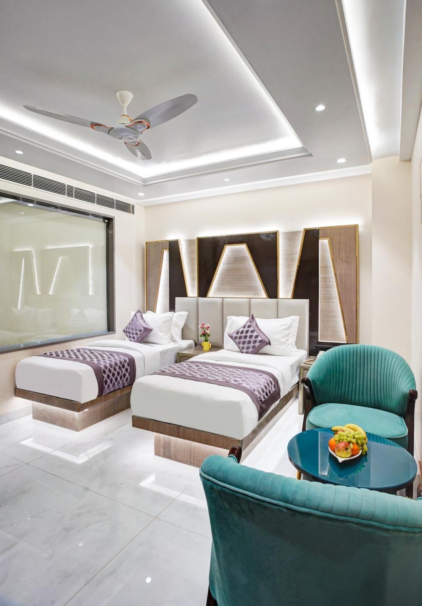 Gold The Prime Newly Built 2 Mins From Connaught Place And Railway Station 4*