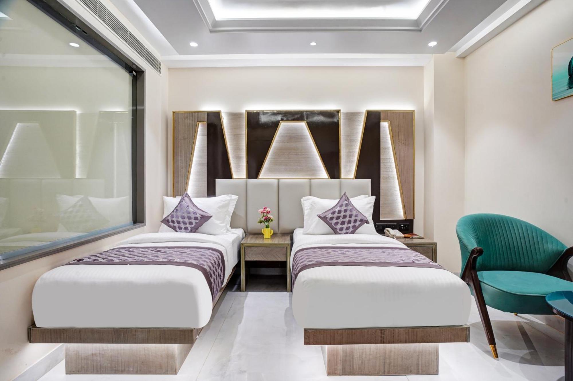 Gold The Prime Newly Built 2 Mins From Connaught Place And Railway Station