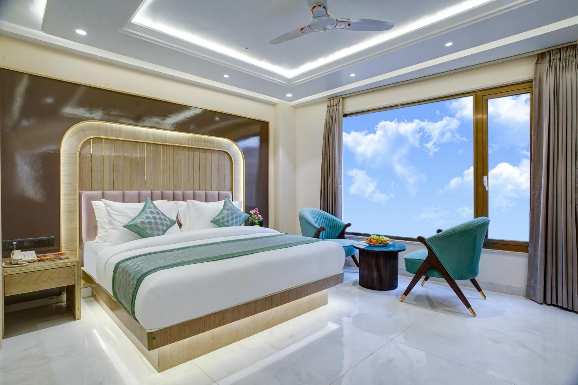 Gold The Prime Newly Built 2 Mins From Connaught Place And Railway Station Hotel 4*