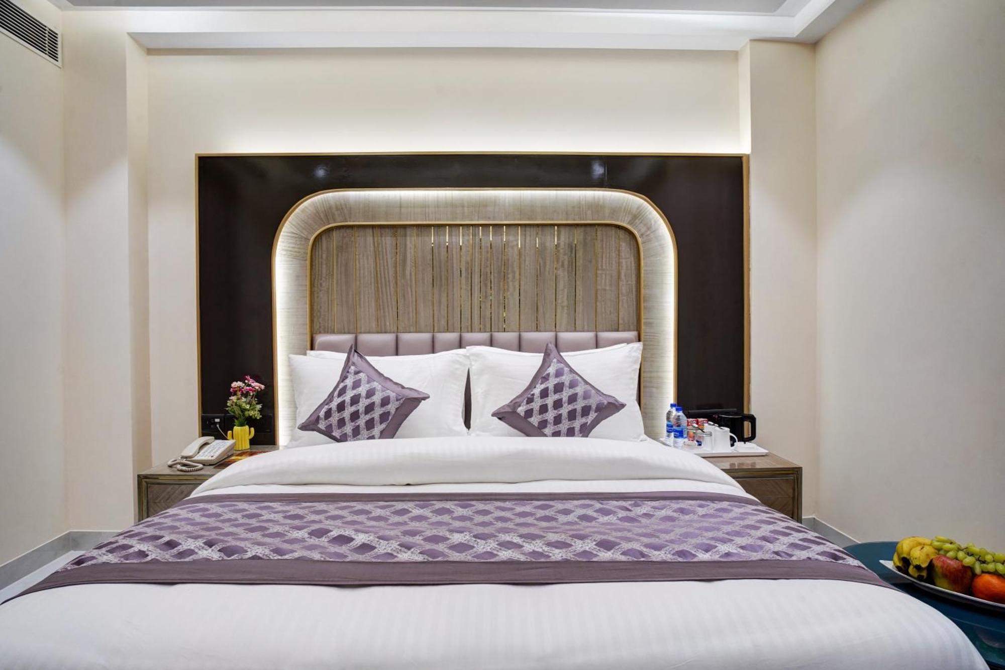Hotel Gold The Prime Newly Built 2 Mins From Connaught Place And Railway Station 4*