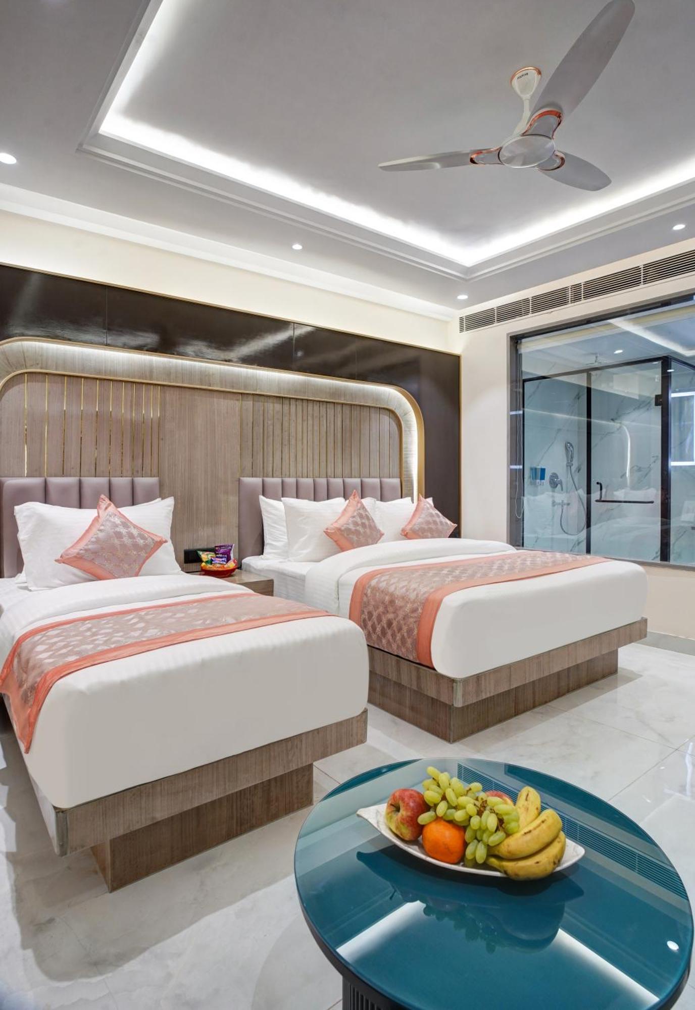 Gold The Prime Newly Built 2 Mins From Connaught Place And Railway Station New Delhi