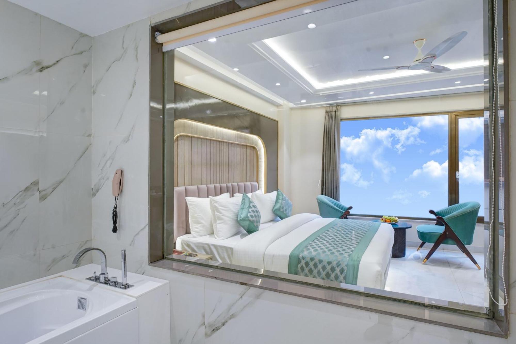 Hotel Gold The Prime Newly Built 2 Mins From Connaught Place And Railway Station