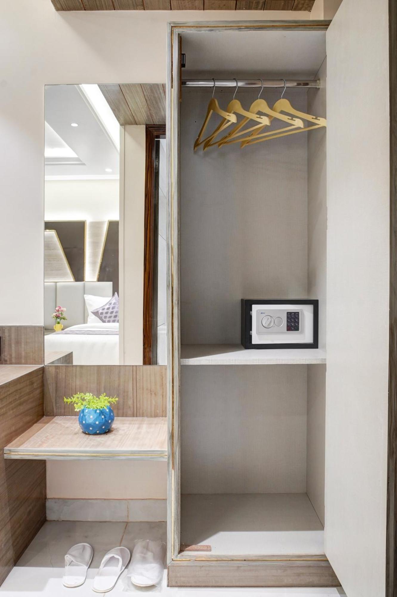 Gold The Prime Newly Built 2 Mins From Connaught Place And Railway Station Hotel New Delhi