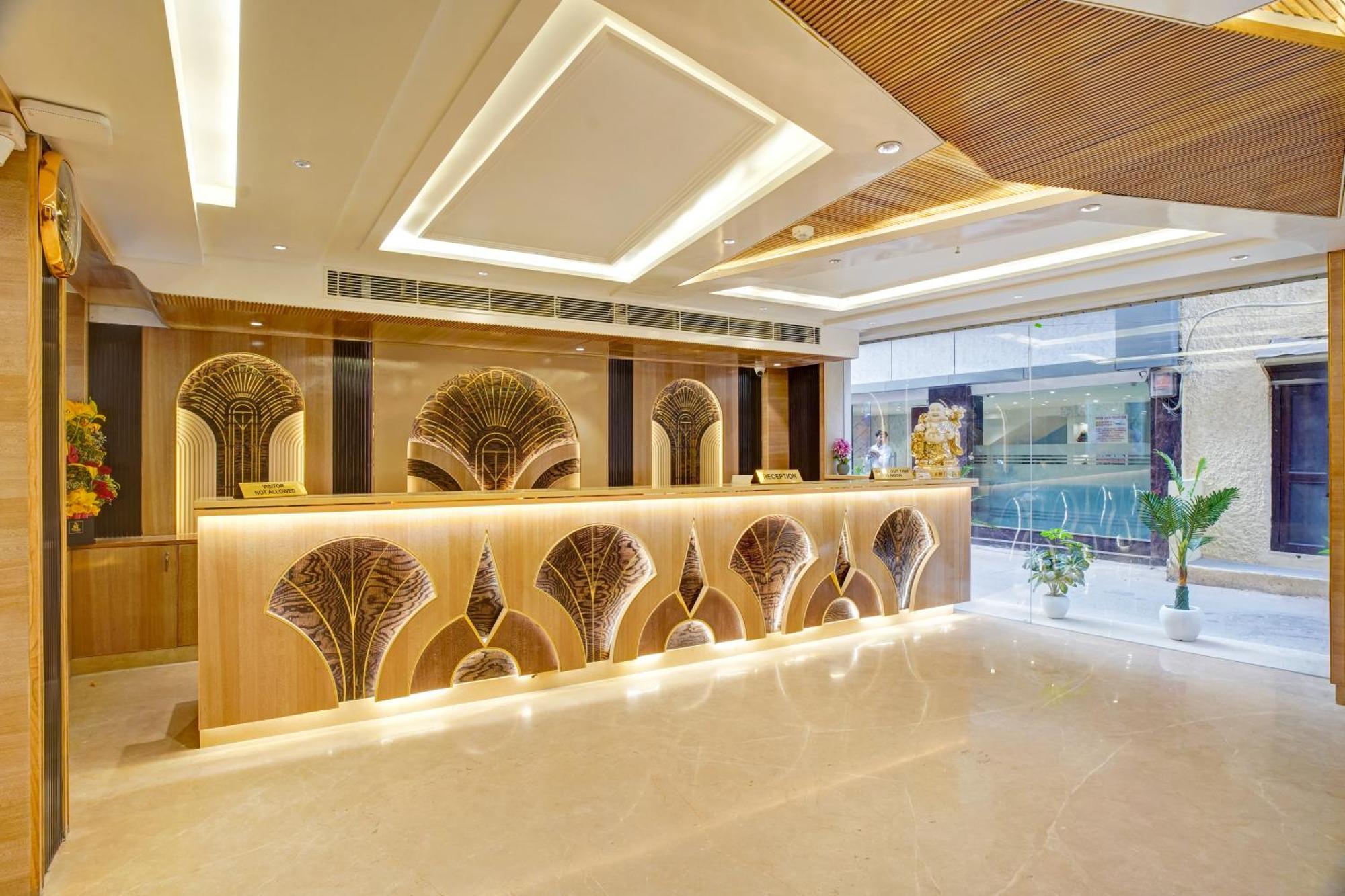 Gold The Prime Newly Built 2 Mins From Connaught Place And Railway Station 4*