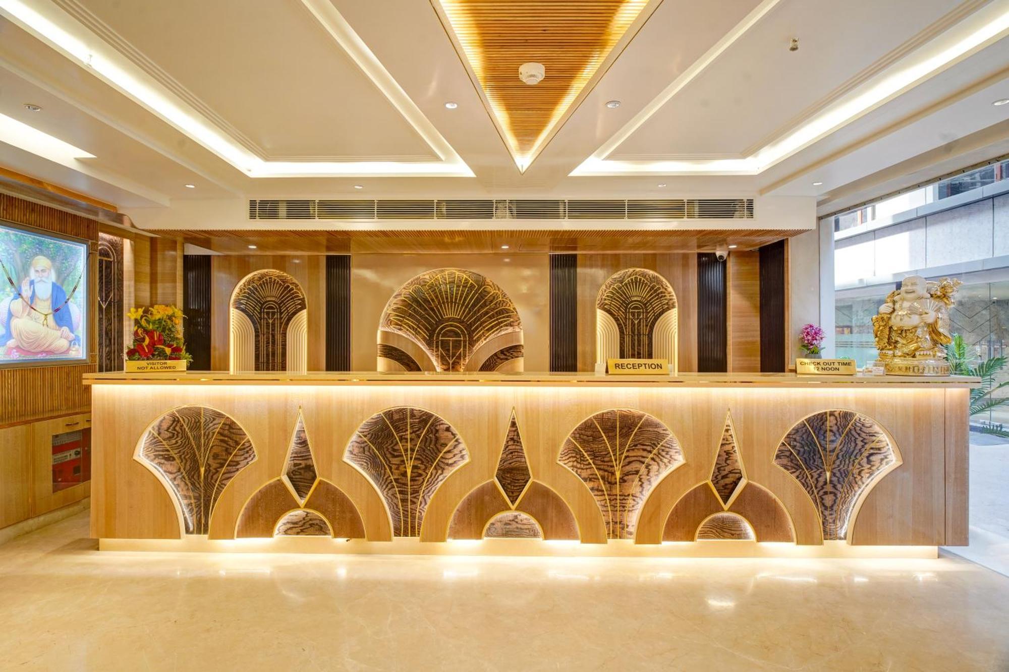 Gold The Prime Newly Built 2 Mins From Connaught Place And Railway Station