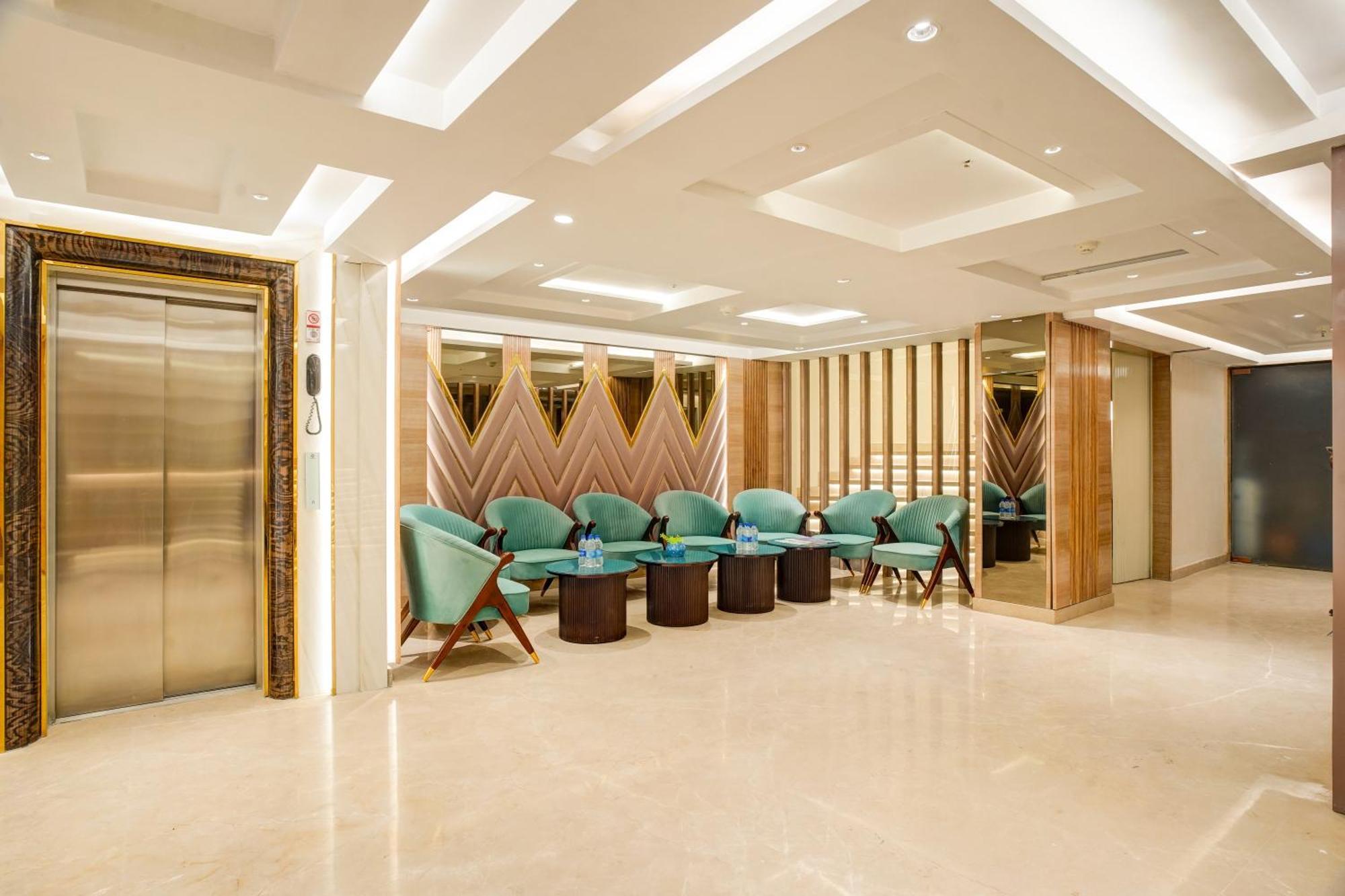 Gold The Prime Newly Built 2 Mins From Connaught Place And Railway Station Hotel