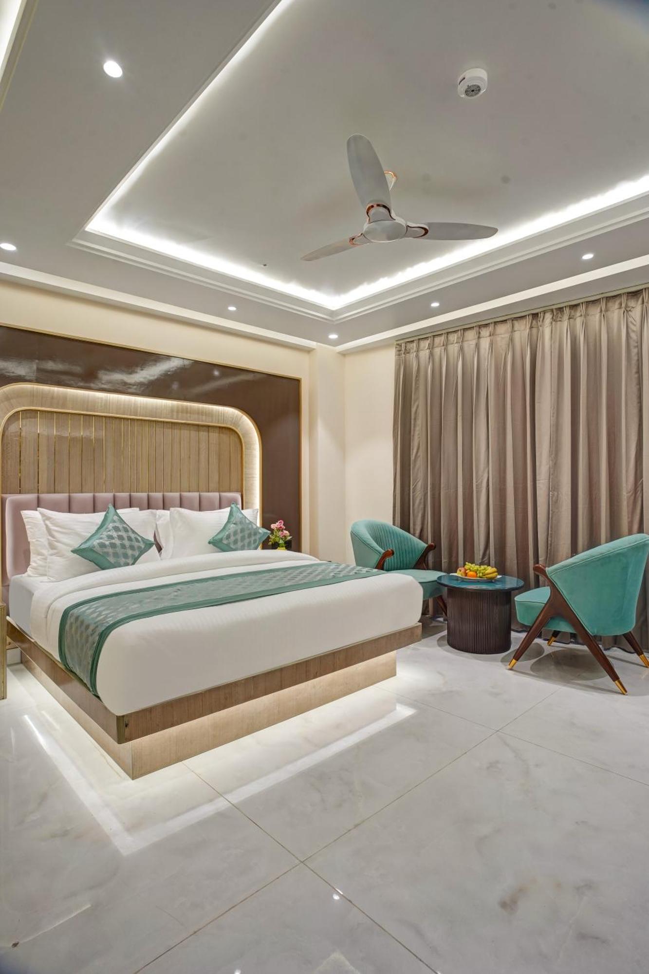 Gold The Prime Newly Built 2 Mins From Connaught Place And Railway Station 4* New Delhi