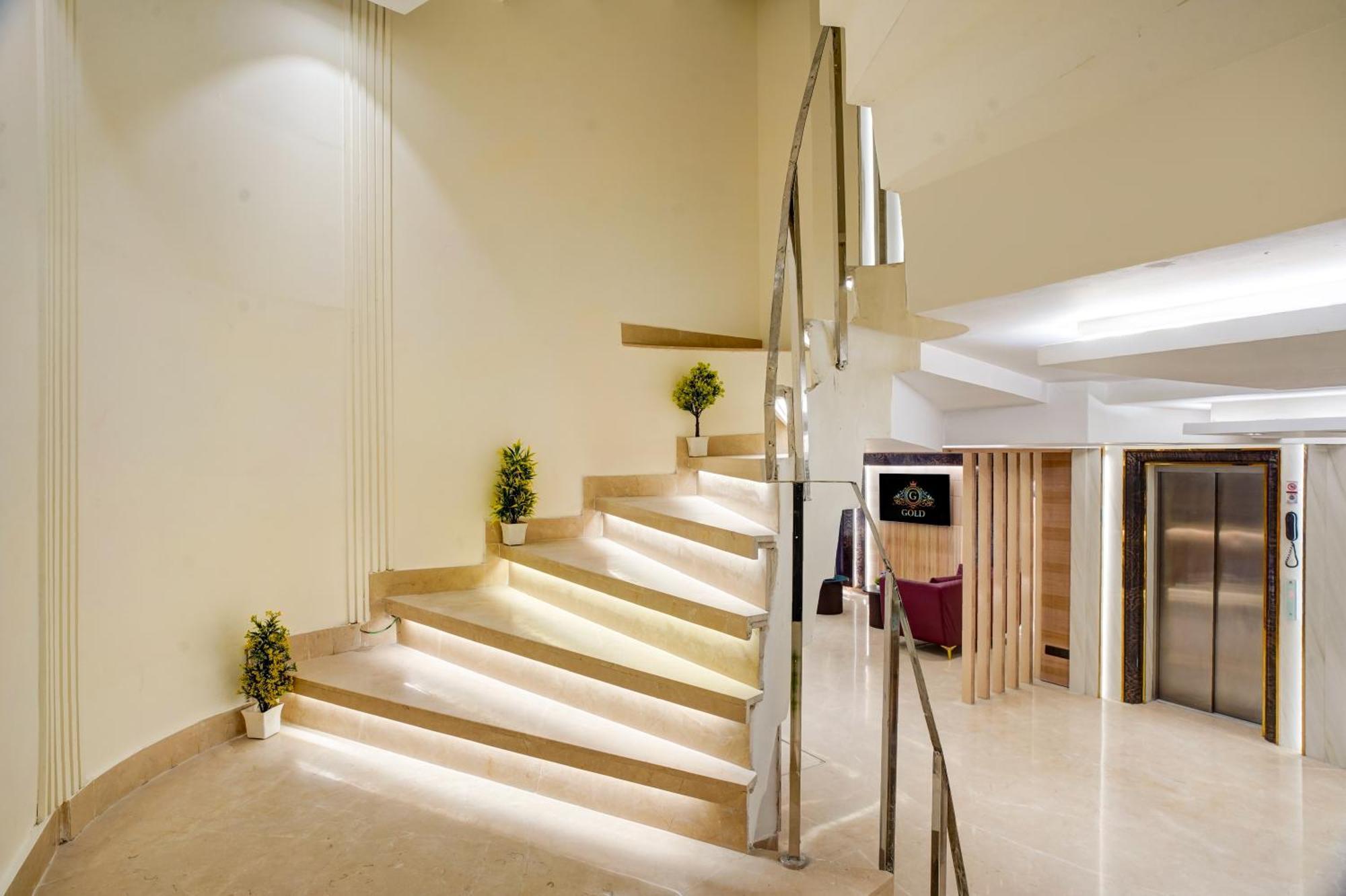 Gold The Prime Newly Built 2 Mins From Connaught Place And Railway Station New Delhi